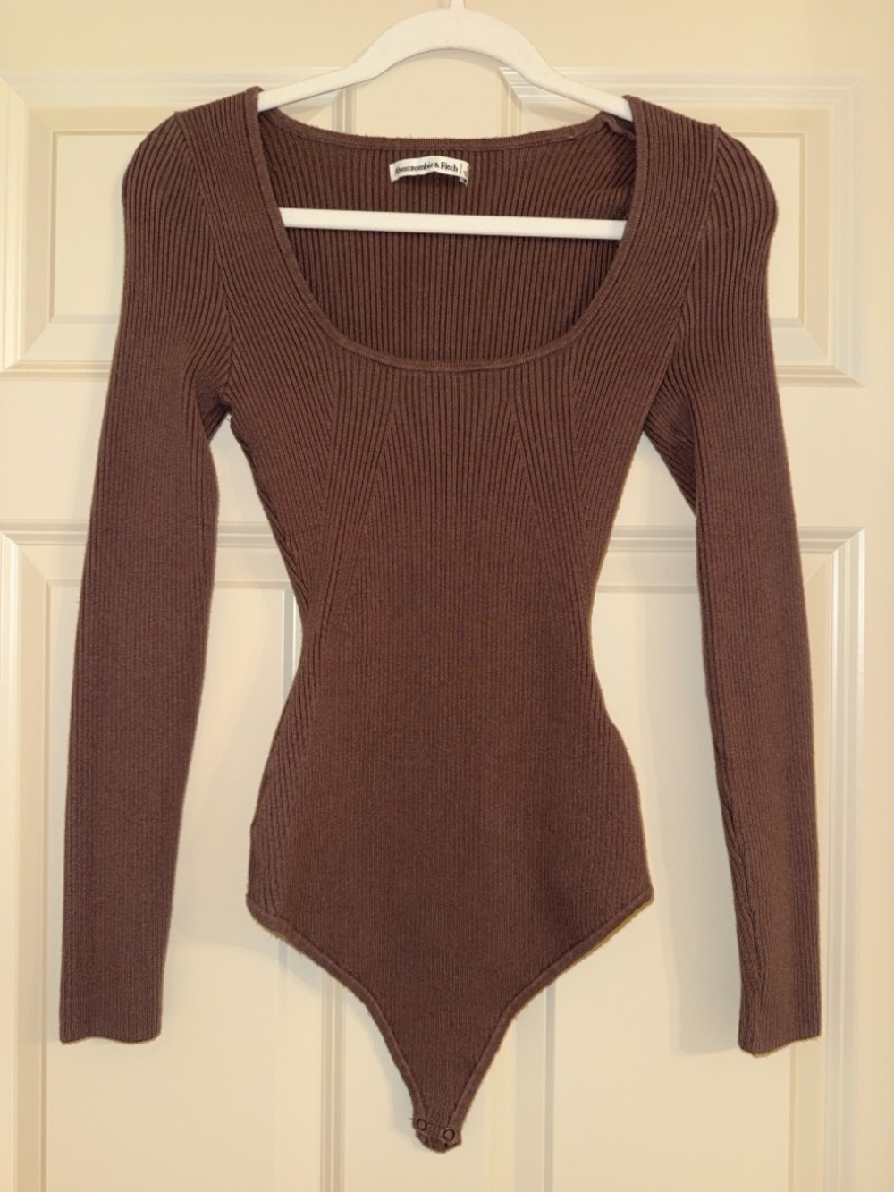 Abercrombie & Fitch Brown Ribbed Long-Sleeve Scoop-Neck Bodysuit